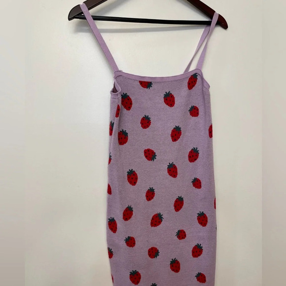 NWOT Forever 21|| Strawberry Knit Mini Dress w/ spaghetti straps. Size Medium - Picture 2 of 7